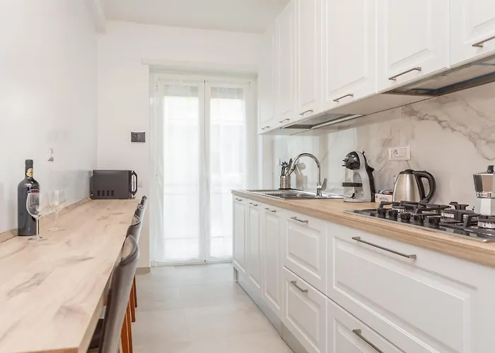 Apartment Cornelia Near Metro A